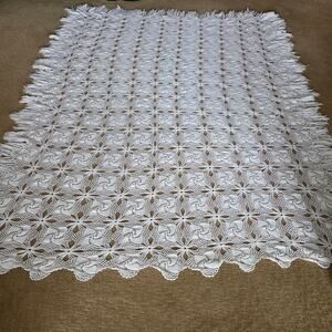 Vintage Rare Heirloom Full Hand Crocheted Bed Coverlet Pinwheel White Cotton